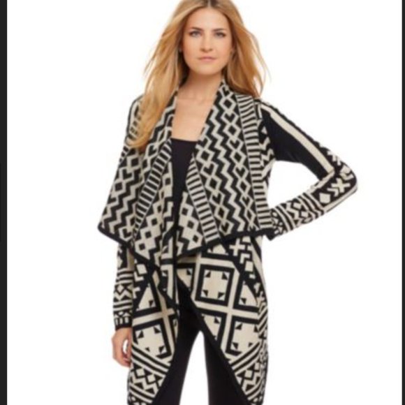 Staring at Stars Array Cardigan in Black and White - Picture 6 of 6